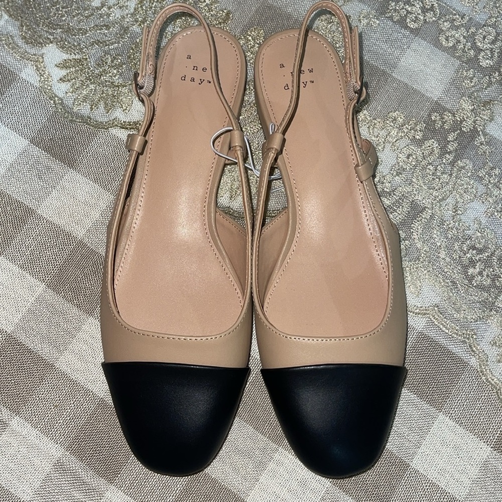 Women's Maxine Slingback Ballet Flats - A New Day™ NEW
Multiple Sizes Old Money - Picture 4 of 10